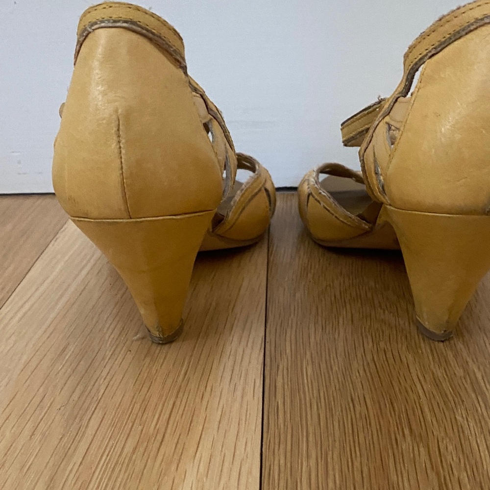 Seychelles Mustard Yellow Heeled Sandals - Picture 5 of 6